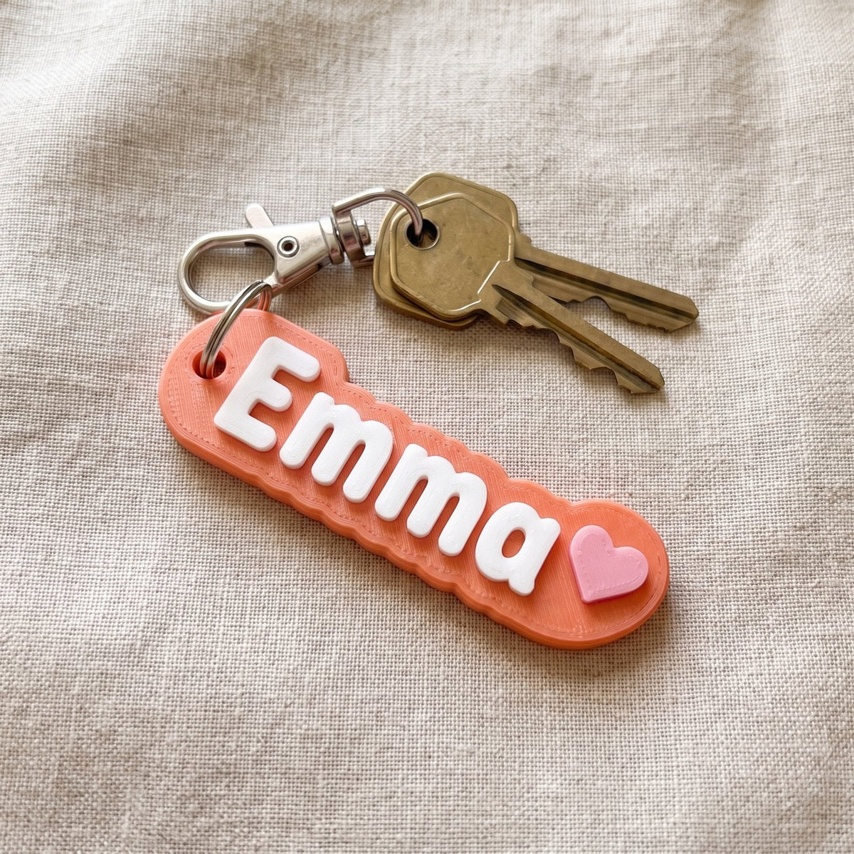 Personalised name keychain with a heart and metal clasp